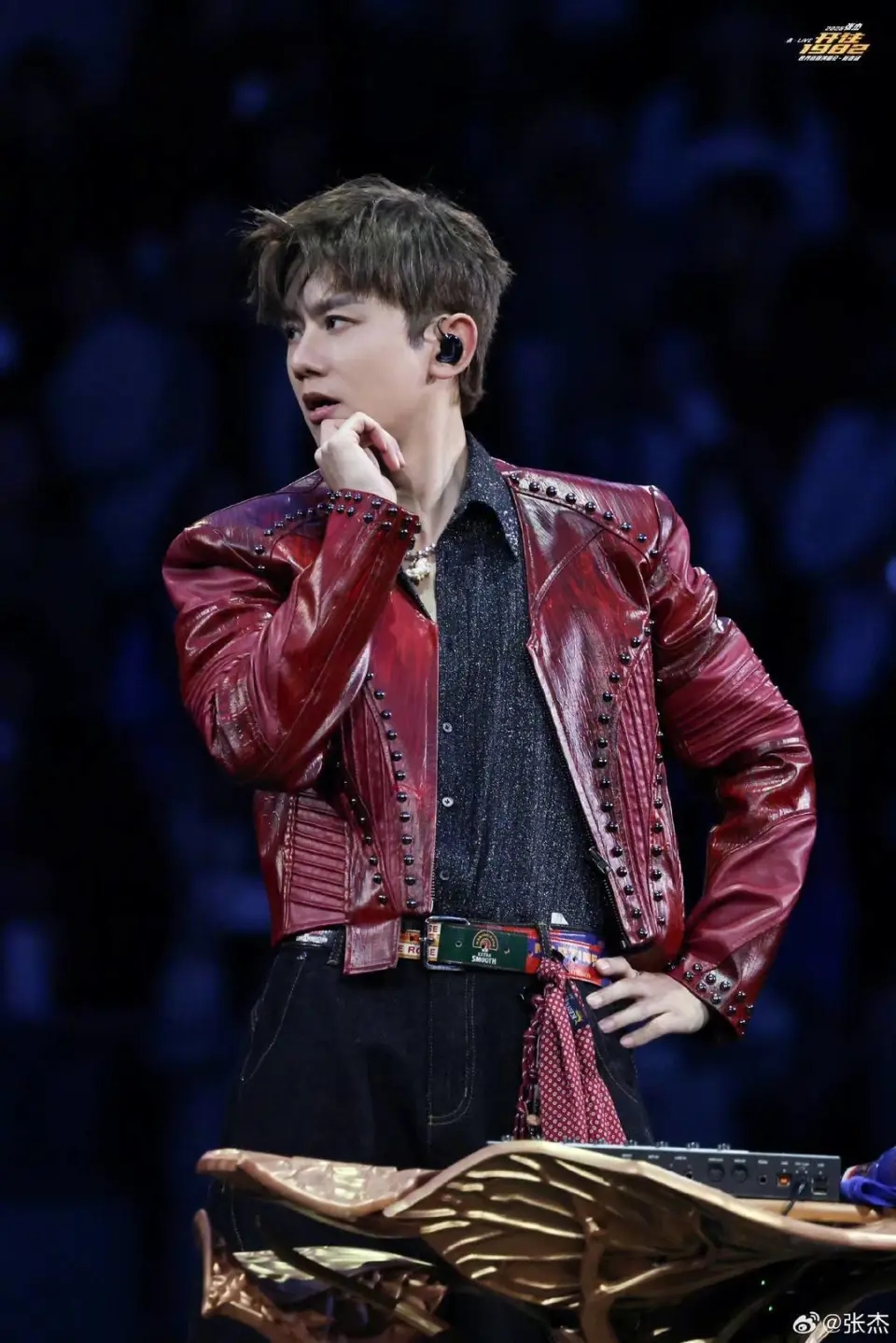 Nam ca sĩ tặng fan đến xem concert 6 chỉ vàng- Ảnh 6. Nam ca sĩ tặng fan đến xem concert 6 chỉ vàng- Ảnh 6.