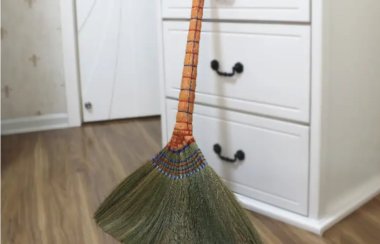 Nhà có sạch đến mấy cũng đừng dại đặt chổi ở 3 góc này: Không phải mê tín mà là nguyên tắc giữ lửa nếp nhà cực khoa học!- Ảnh 3.