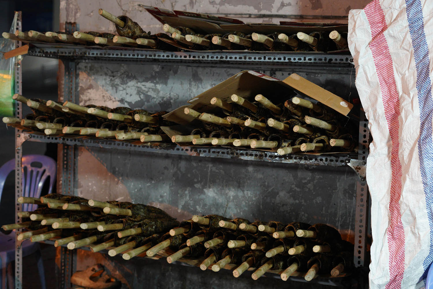 Một tuyến đường ở TP.HCM đỏ lửa suốt đêm trước ngày vía Thần Tài- Ảnh 11.