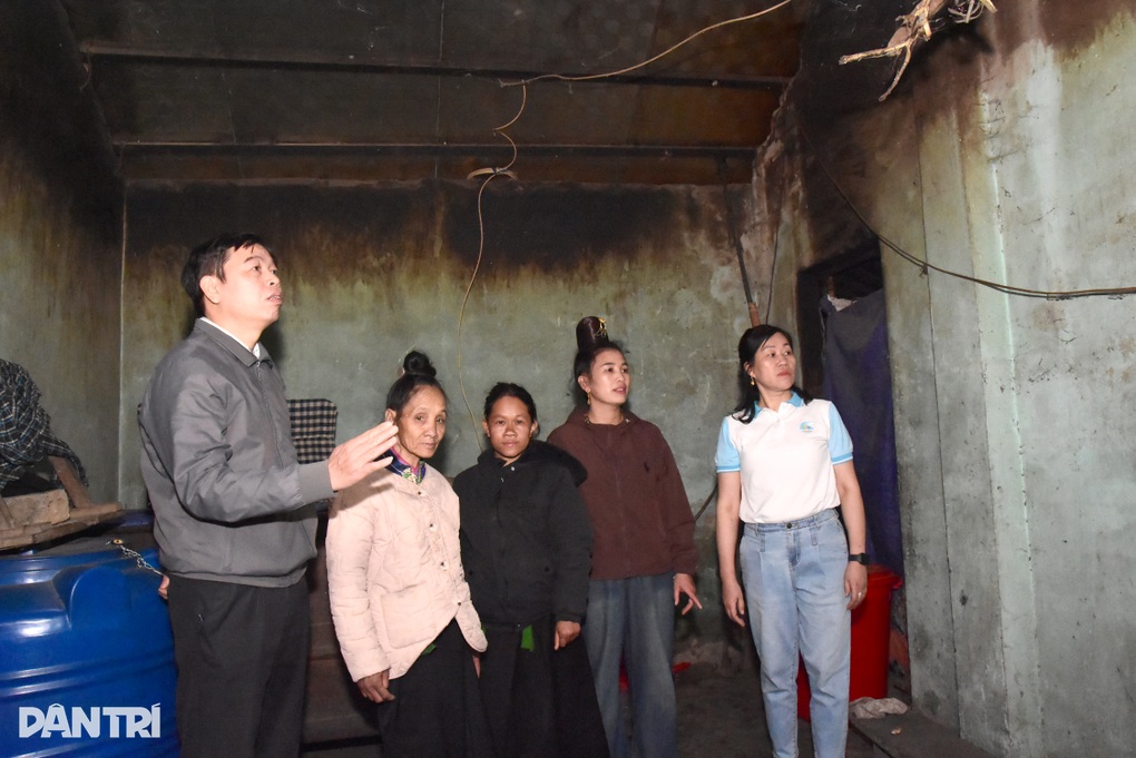 Mẹ già bị điếc lặng lẽ gồng gánh con gái tâm thần suốt 30 năm - 5