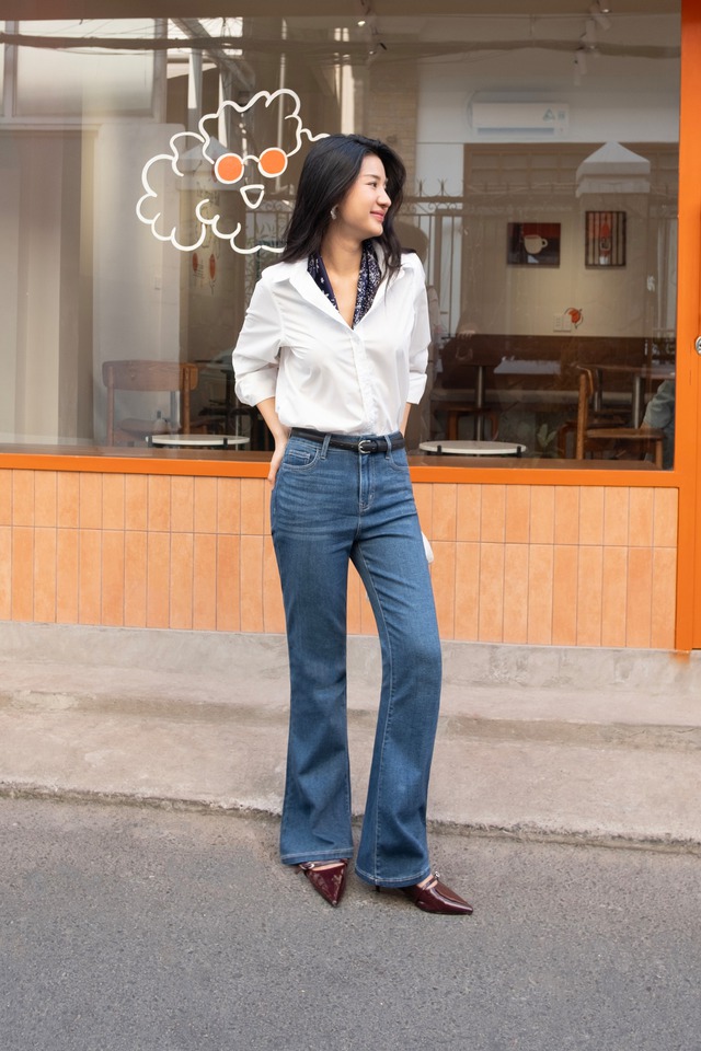 Mùa xuân, mùa diện quần jeans xanh 8 Mùa xuân, mùa diện quần jeans xanh - Ảnh 8.