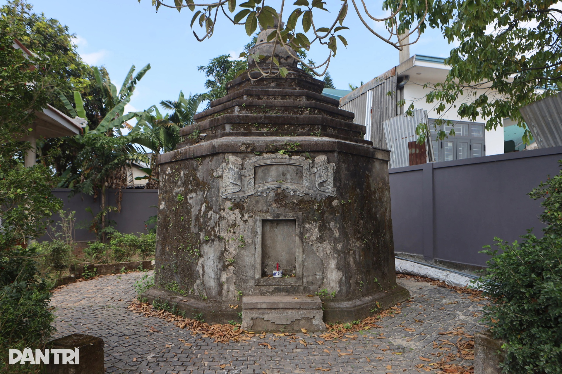 Ngôi chùa có kiến trúc độc đáo và ngôi mộ cổ không rõ lai lịch - 3