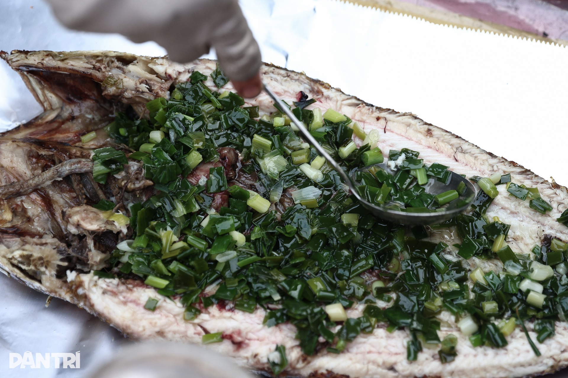 Cá lóc nướng “cháy hàng” ngày vía Thần Tài, giá các loại đồ cúng tăng nhẹ - 3 Cá lóc nướng “cháy hàng” ngày vía Thần Tài, giá các loại đồ cúng tăng nhẹ - 3