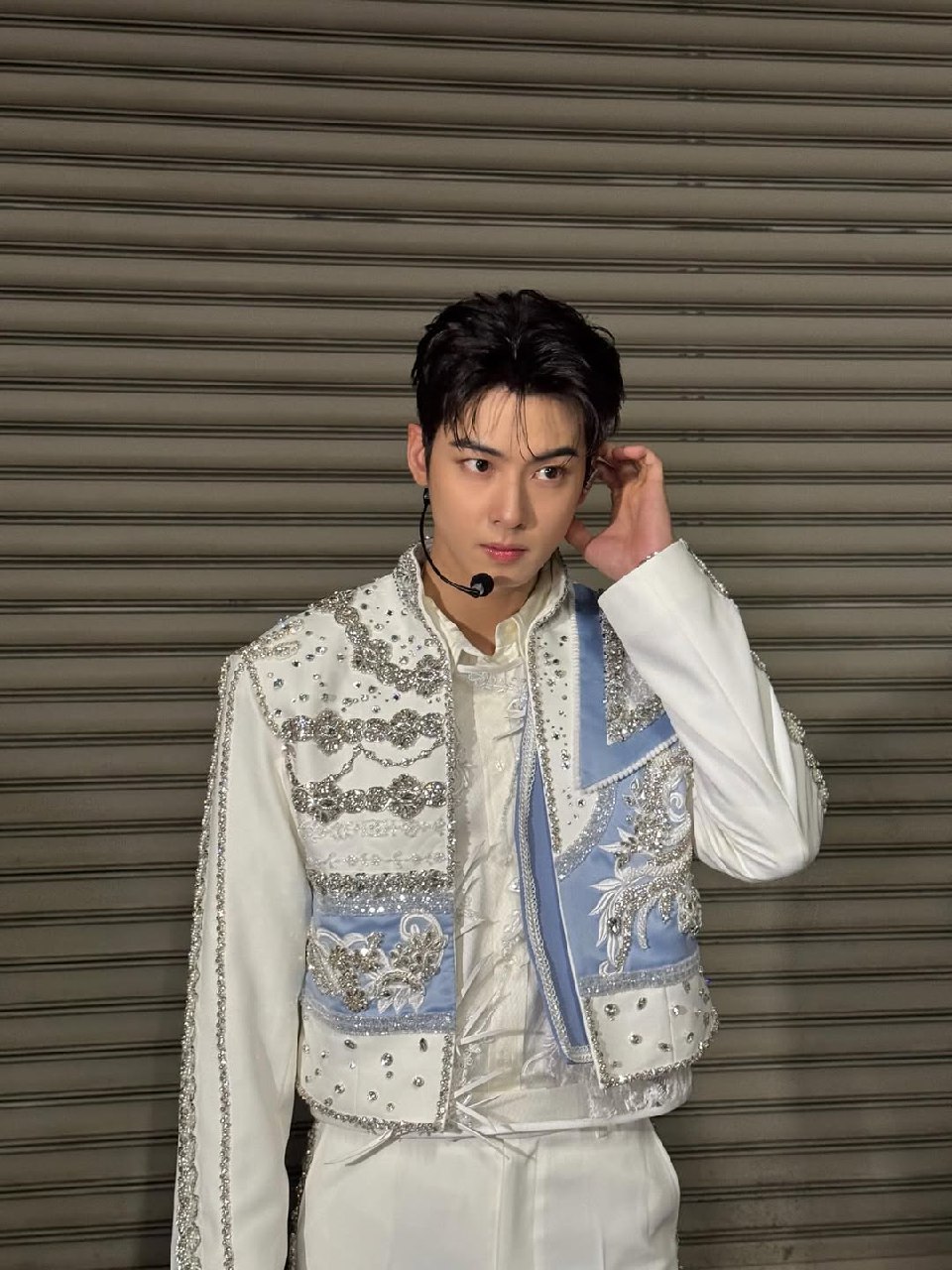 Nam ca sĩ bị Bộ Quốc phòng xoá sổ: 47,4 triệu fan ra nhạc vẫn flop, nguy cơ hết thời vì đại án kinh tế- Ảnh 8.