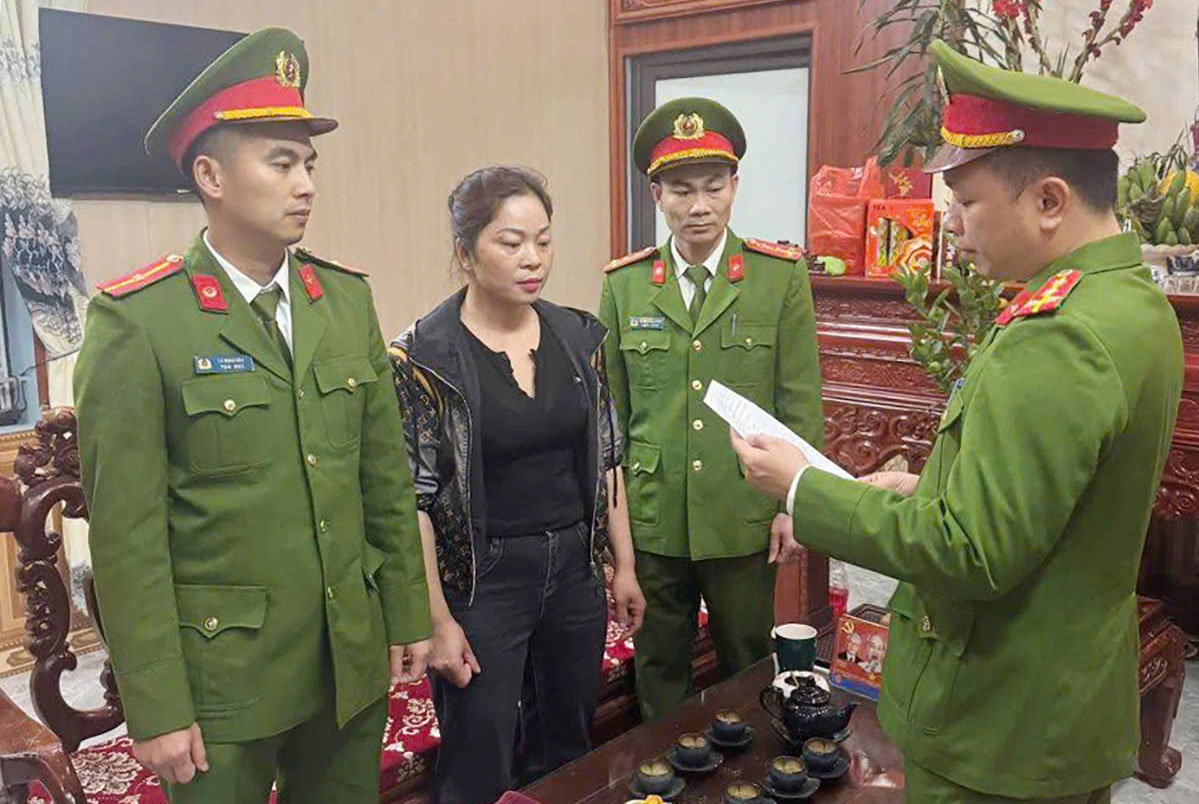 Hành xử côn đồ, vướng vòng lao lý - Ảnh 2. lao lý - Ảnh 2.