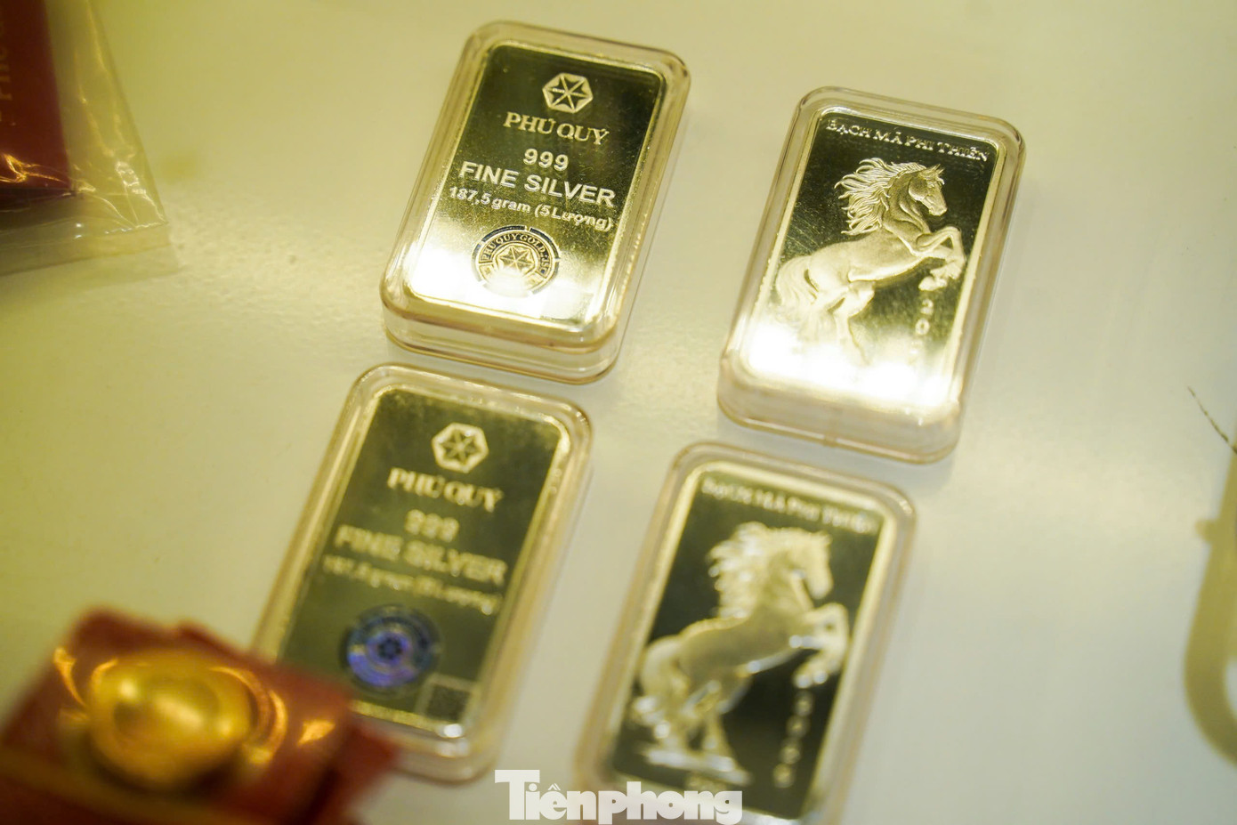 'Vàng mắt' xếp hàng mua bạc- Ảnh 2.