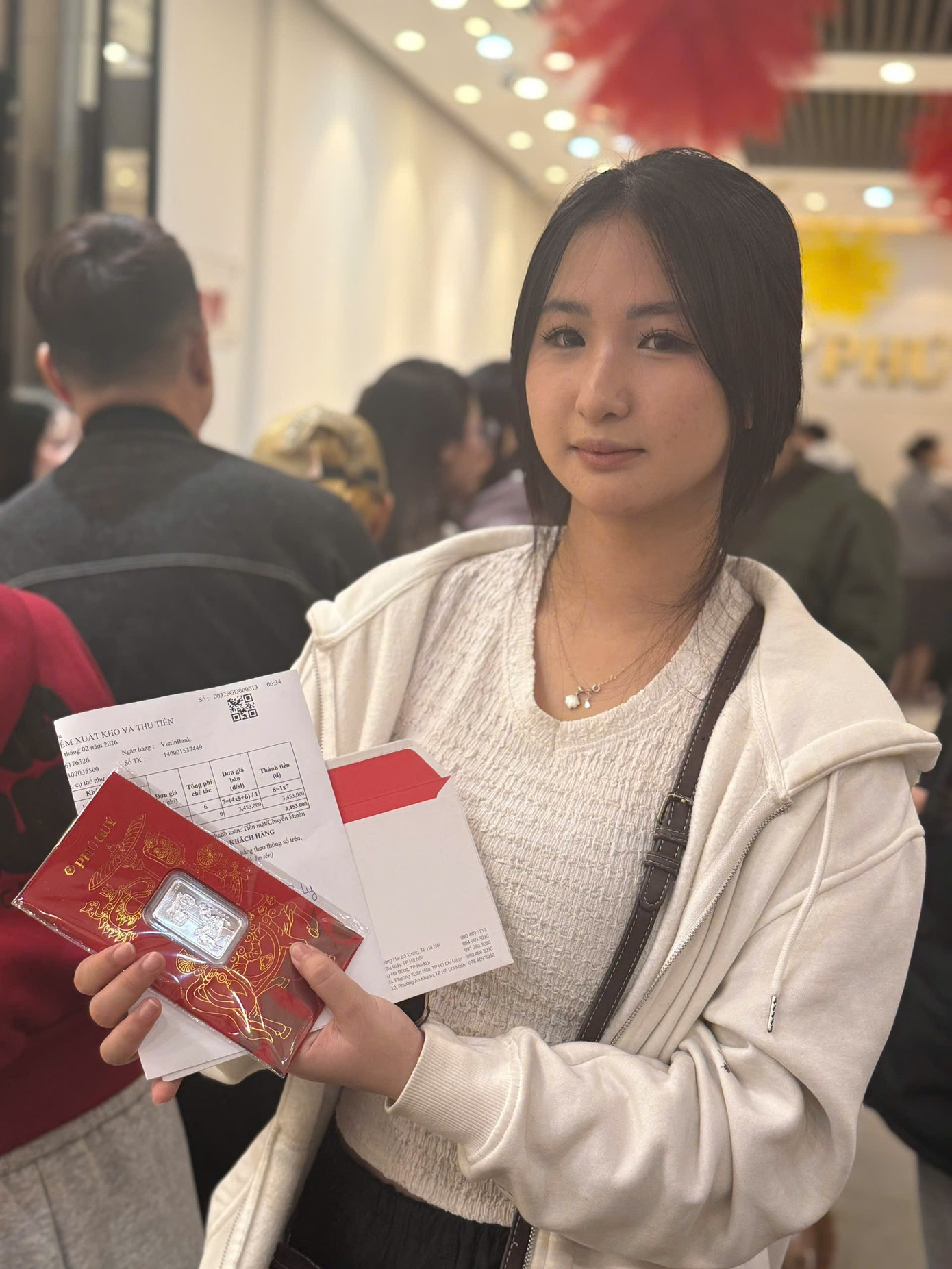 'Vàng mắt' xếp hàng mua bạc- Ảnh 3.