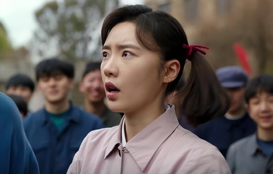 Mỹ nhân U32 vẫn bất chấp đóng thiếu nữ 14 tuổi, nũng nịu như công chúa khiến ai nấy sởn da gà- Ảnh 4.