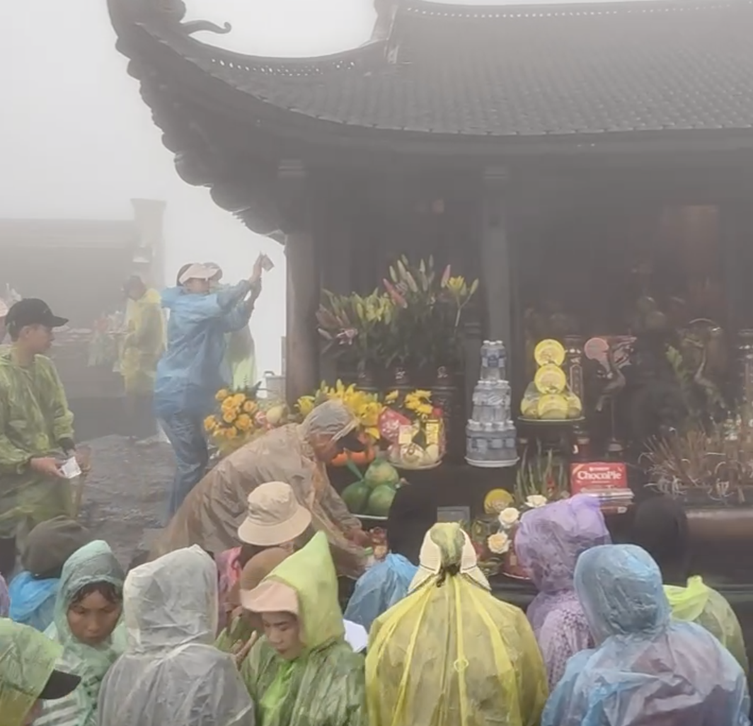 Khai hội xuân Yên Tử trang trọng - Ảnh 10. Khai hội xuân Yên Tử trang trọng - Ảnh 10.