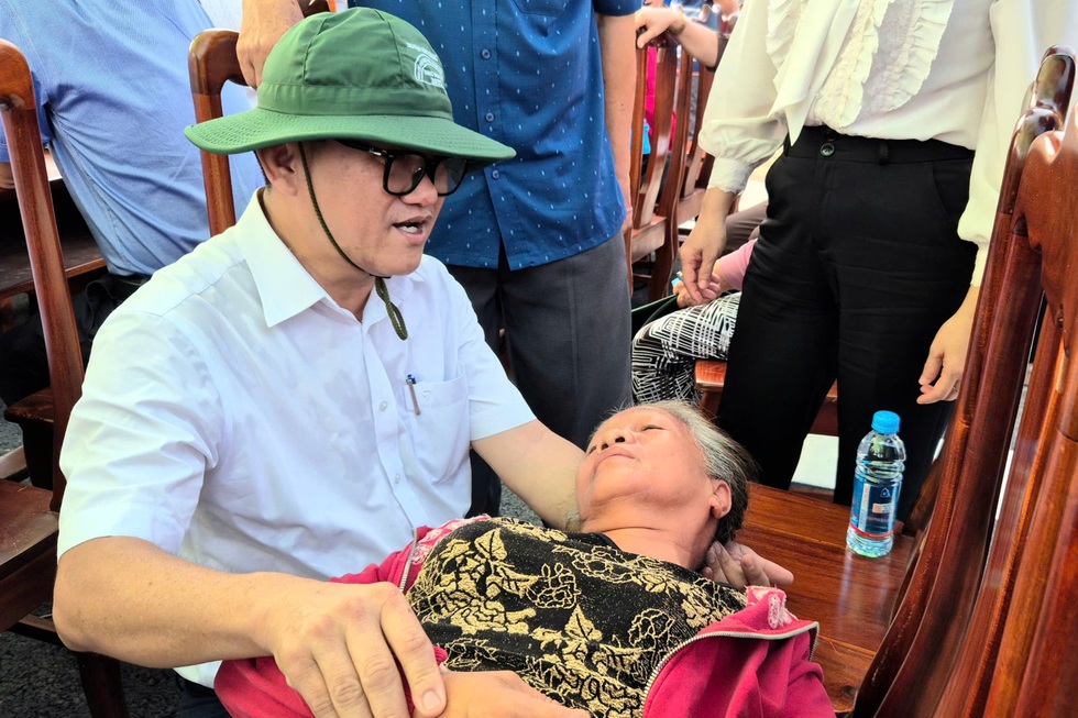 Cấp cứu trên không, “đưa viện về làng” và trăn trở của những thầy thuốc trẻ - 3 Cấp cứu trên không, “đưa viện về làng” và trăn trở của những thầy thuốc trẻ - 3