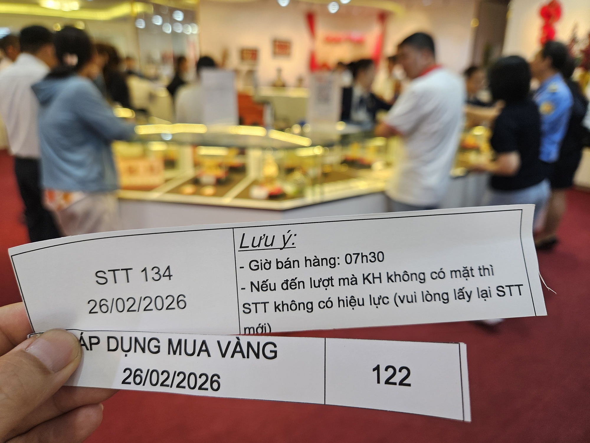 Giá bạc hôm nay 26-2: Điều bất ngờ tại các cửa hàng bạc ngày vía Thần Tài- Ảnh 8. Giá bạc hôm nay 26-2: Điều bất ngờ tại các cửa hàng bạc ngày vía Thần Tài- Ảnh 8.