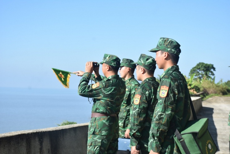 Vẻ đẹp hoang sơ, kiêu hãnh của Hòn Khoai 8 Vẻ đẹp hoang sơ, kiêu hãnh của Hòn Khoai - 7