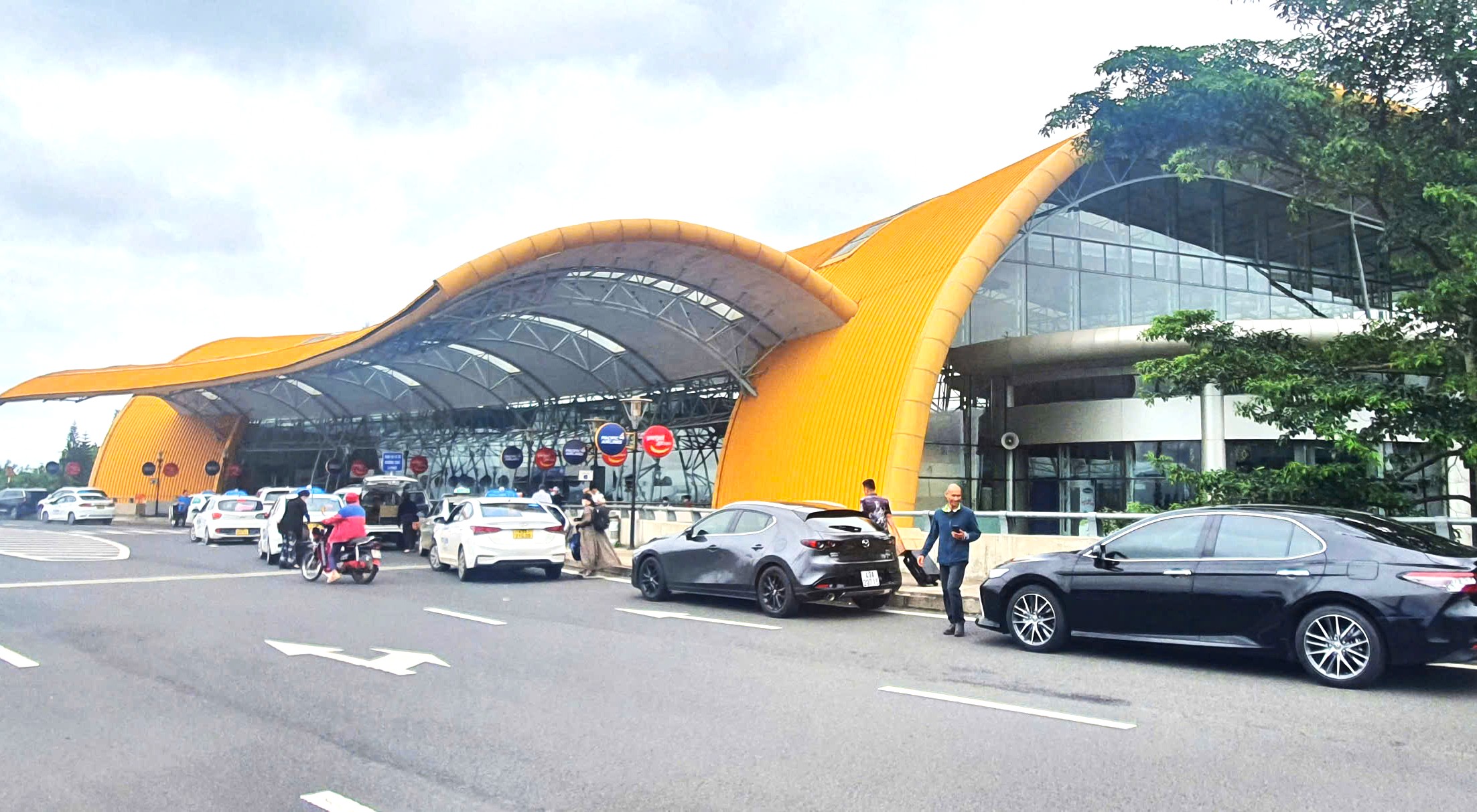 Sân bay Liên Khương trước giờ đóng cửa để sửa chữa - Ảnh 5.