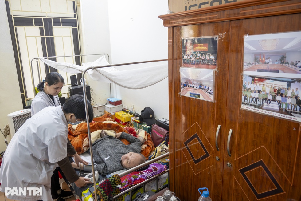 Những blouse trắng gác tuổi xuân làm bảo mẫu trọn đời ở làng anh hùng - 6