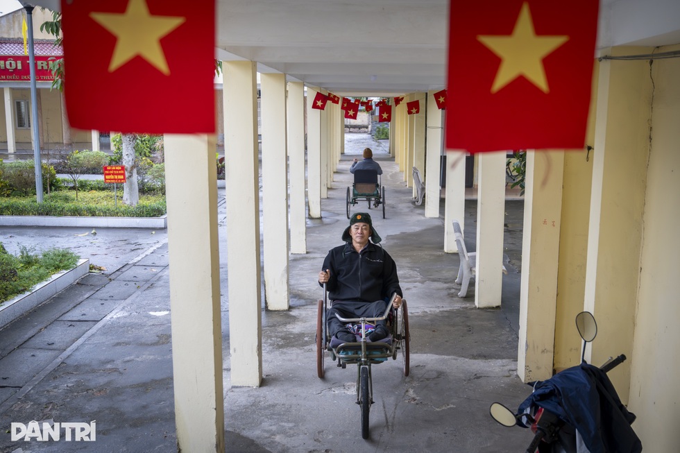 Những blouse trắng gác tuổi xuân làm bảo mẫu trọn đời ở làng anh hùng - 8