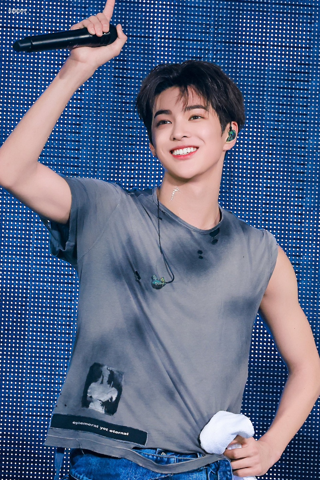 Showbiz có mỹ nam 16 tuổi đẹp như mơ, cả triệu người nguyện bảo vệ nụ cười toả nắng- Ảnh 7.