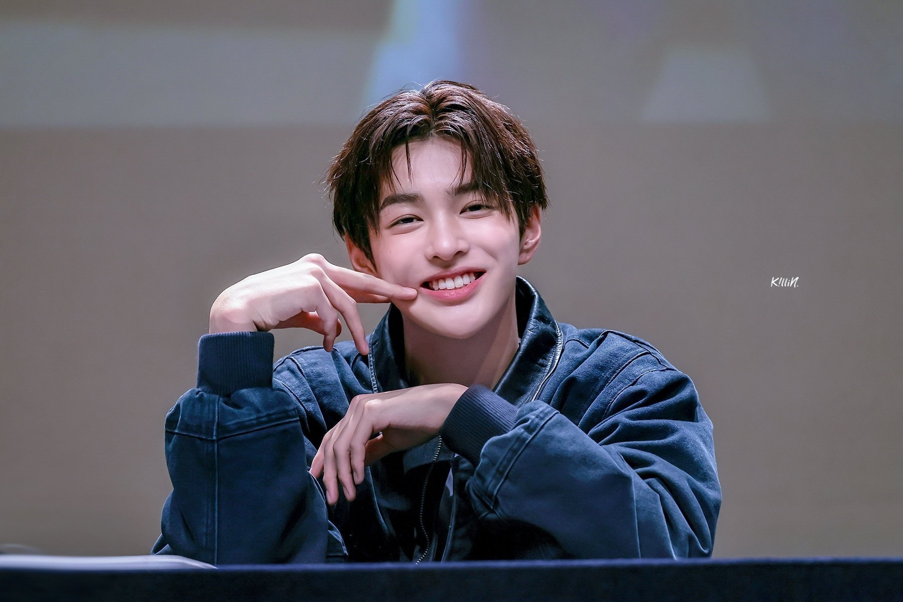 Showbiz có mỹ nam 16 tuổi đẹp như mơ, cả triệu người nguyện bảo vệ nụ cười toả nắng- Ảnh 9.