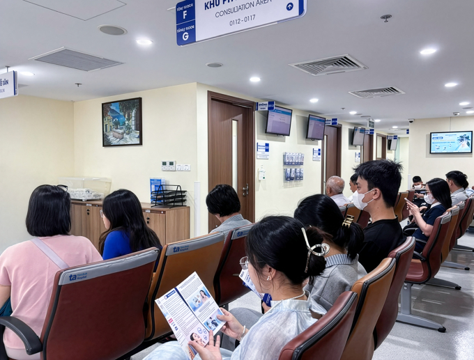 Lượng người bệnh đến khám da tại Bệnh viện Đa khoa Tâm Anh tăng mạnh sau Tết. Ảnh: Bệnh viện cung cấp