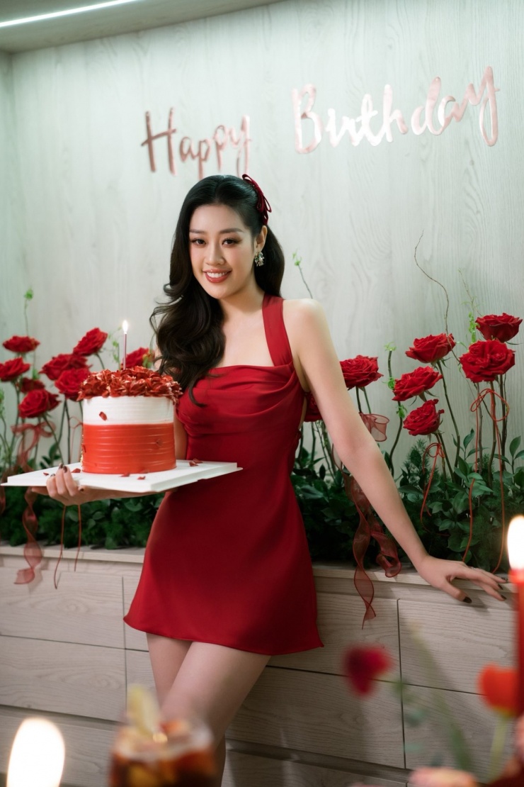 Bữa tối ngọt ngào của vợ chồng Khánh Vân