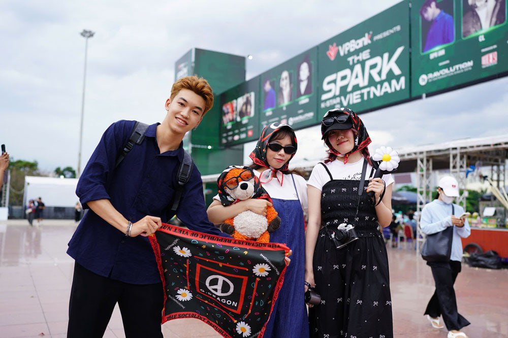 Báo Hàn “sốc” với tốc độ phát triển của thị trường giải trí Việt Nam: Fan chi tiền bạo, G-DRAGON bất ngờ được xướng tên- Ảnh 6.