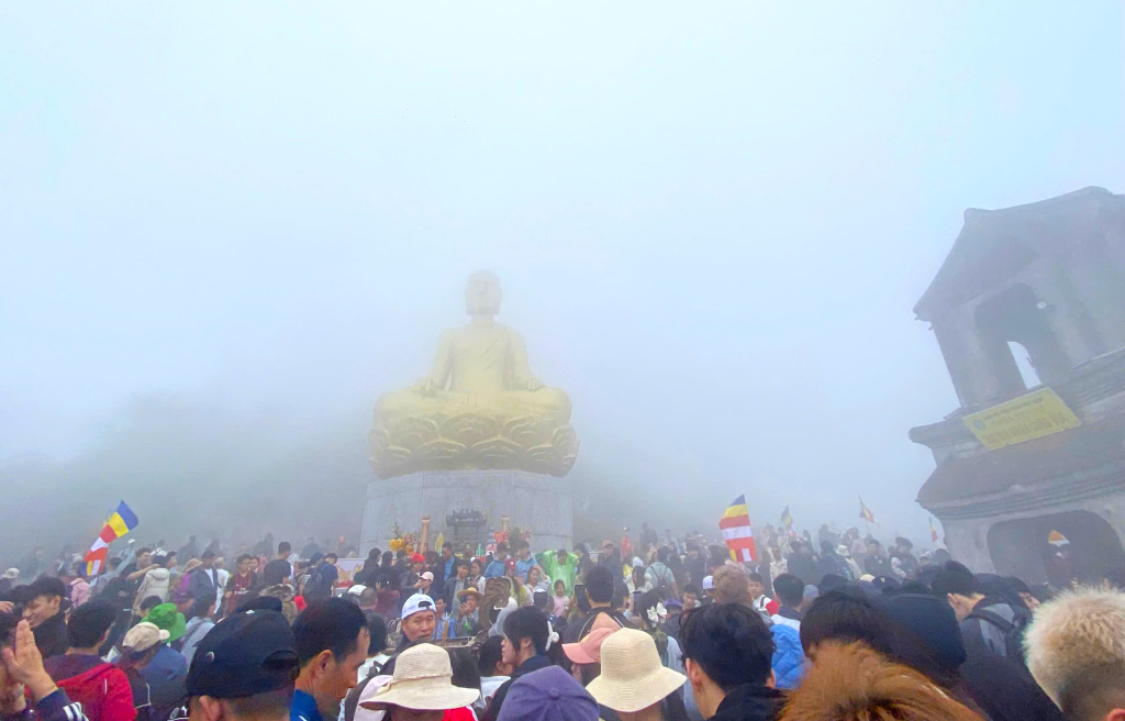 Lễ hội xuân Yên Tử 2026 kéo dài 3 tháng , sự kiện lớn nhất tại Quảng Ninh - Ảnh 5. Lễ hội xuân Yên Tử 2026 kéo dài 3 tháng , sự kiện lớn nhất tại Quảng Ninh - Ảnh 5.