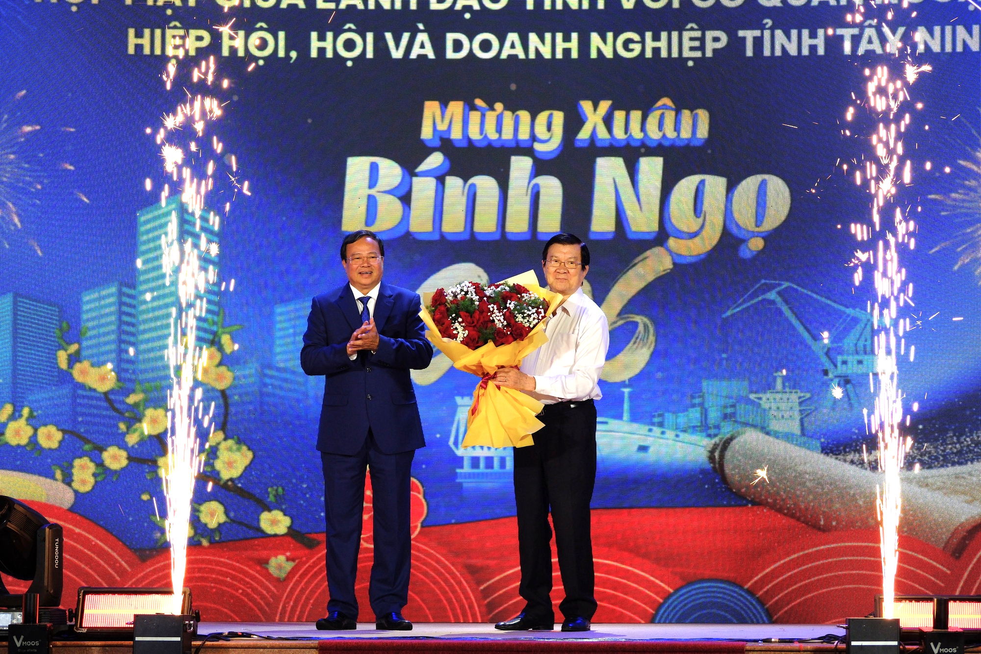 Tây Ninh tri ân doanh nghiệp, cá nhân đã chung tay hơn 537 tỉ đồng cho an sinh xã hội năm 2025 - Ảnh 3.