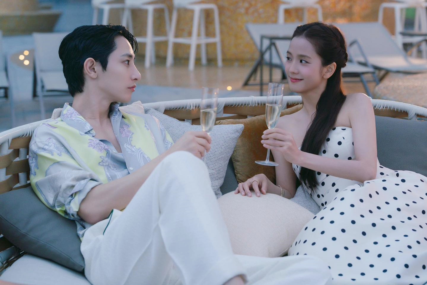 Nữ thần ngôn tình đẹp nhất Hàn Quốc đây rồi: 31 tuổi mà như mới 16, đóng 1 phim diện tận 250 bộ đồ- Ảnh 4. Nữ thần ngôn tình đẹp nhất Hàn Quốc đây rồi: 31 tuổi mà như mới 16, đóng 1 phim diện tận 250 bộ đồ- Ảnh 4.