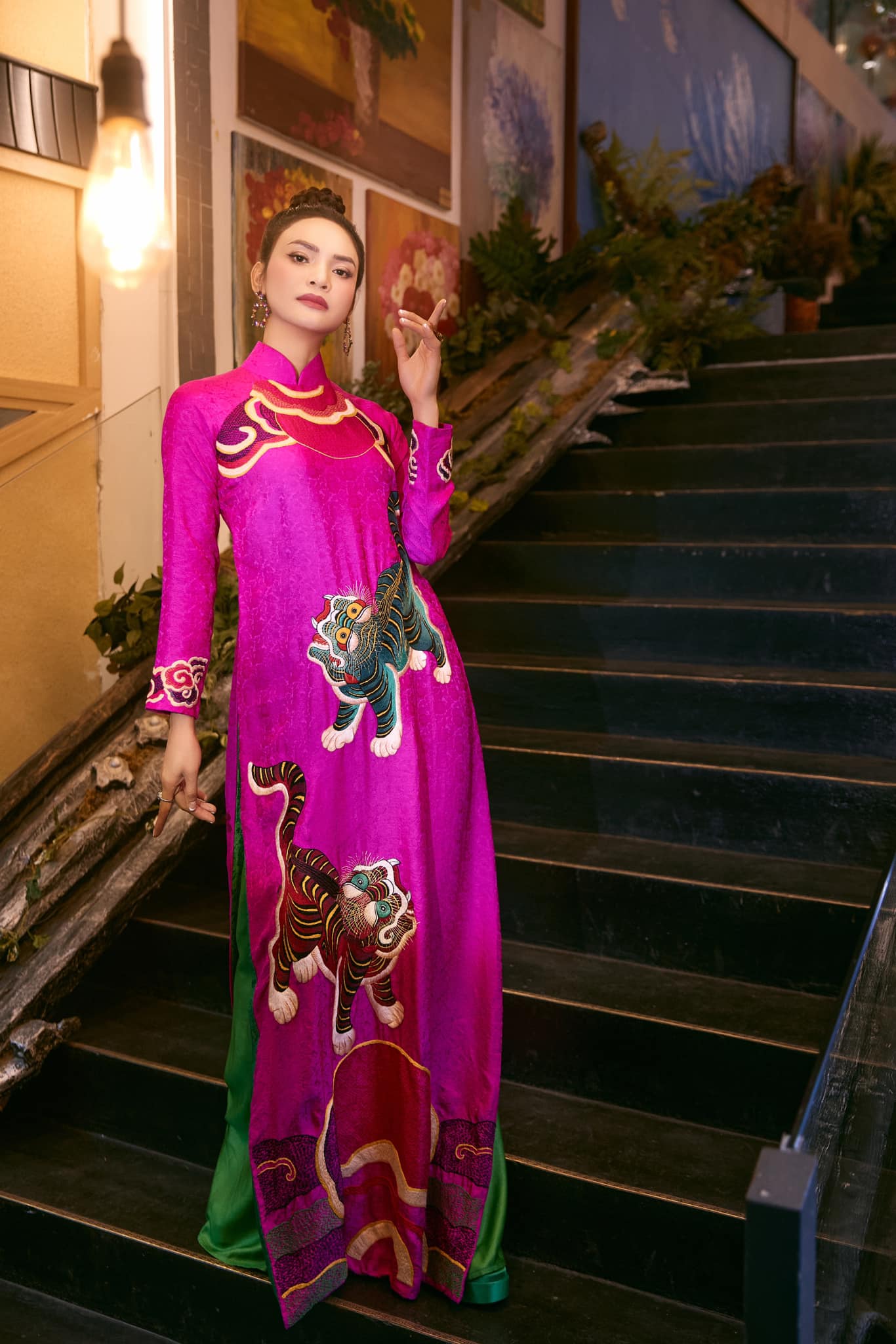 Nữ NSND trẻ nhất Việt Nam: Sống an nhàn trong biệt phủ 8000m², được tạo điều kiện đi diễn cả nước- Ảnh 3.