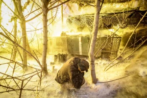 Chiến sự Nga - Ukraine 26-2: Loạt tỉnh thành Ukraine trúng không kích; Ông Zelensky đáp trả phát ngôn của ông Medvedev về vũ khí hạt nhân 