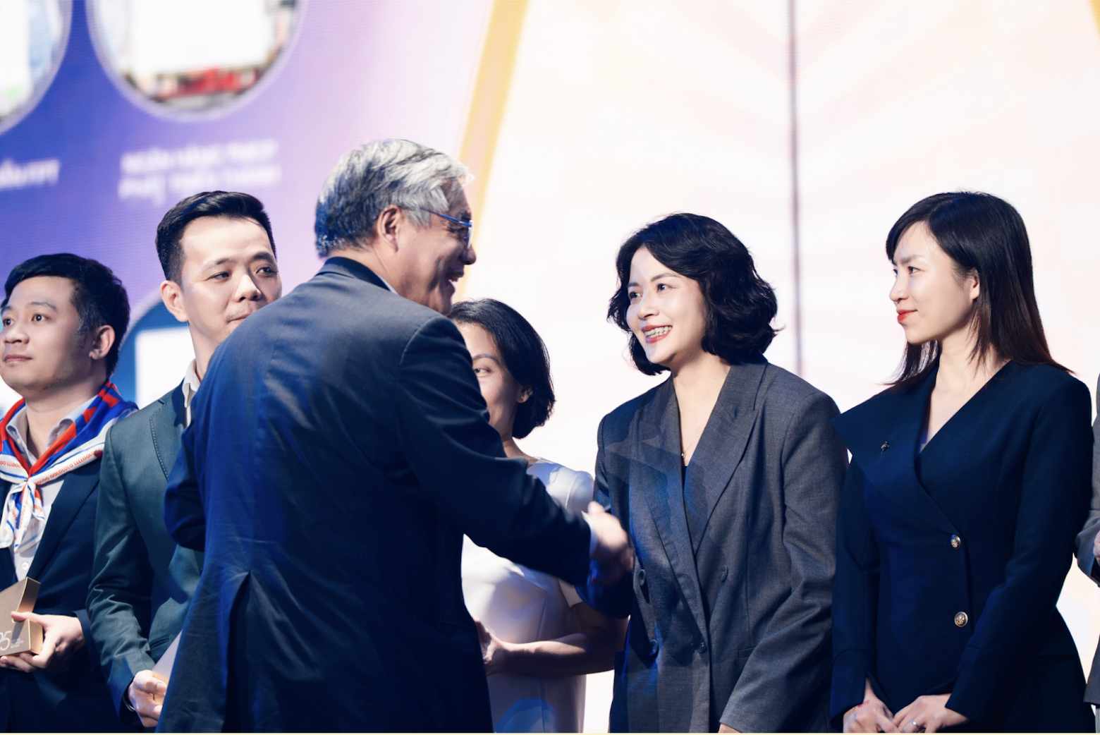 Trách nhiệm của doanh nghiệp không chỉ dừng lại ở chỉ số tăng trưởng kinh tế- Ảnh 3. Trách nhiệm của doanh nghiệp không chỉ dừng lại ở chỉ số tăng trưởng kinh tế- Ảnh 3.