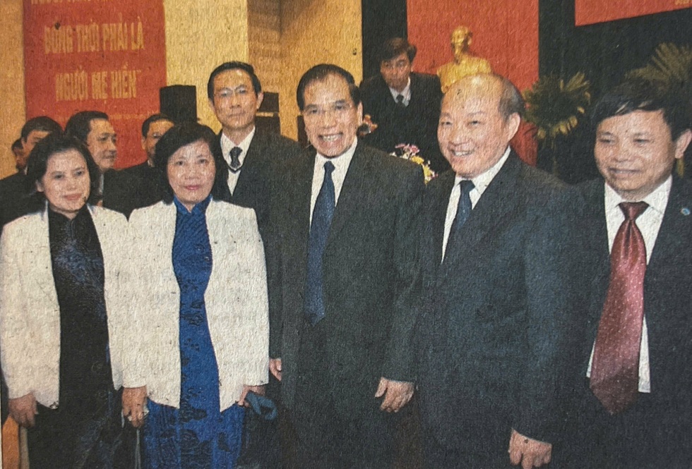 Từ người lính chiến trường Quảng Trị đến những quyết sách thay đổi ngành Y - 12