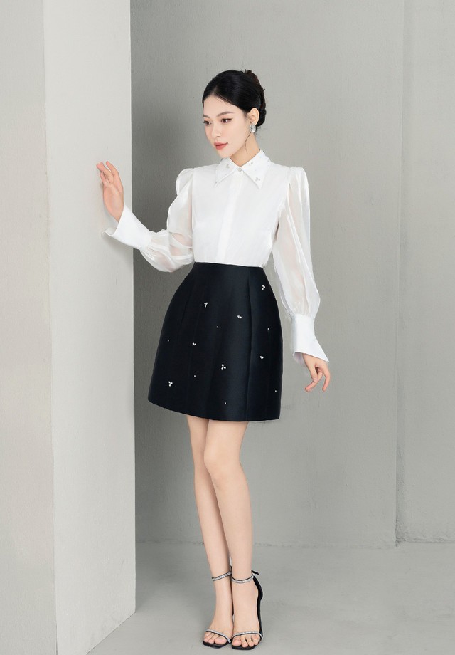 Tô điểm nét ngọt ngào cùng áo dáng phồng đầu xuân- Ảnh 3. Tô điểm nét ngọt ngào cùng áo dáng phồng đầu xuân- Ảnh 3.