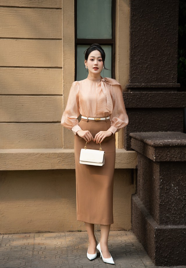 Tô điểm nét ngọt ngào cùng áo dáng phồng đầu xuân- Ảnh 4. Tô điểm nét ngọt ngào cùng áo dáng phồng đầu xuân- Ảnh 4.