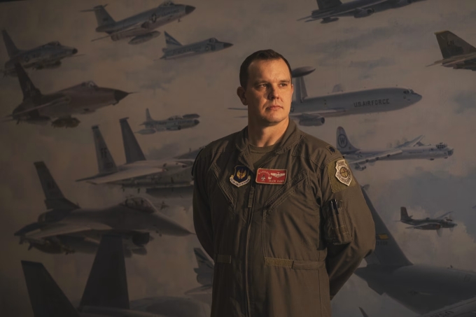 Phi công F-16 William Skate Parks của không quân Mỹ. Ảnh: WSJ