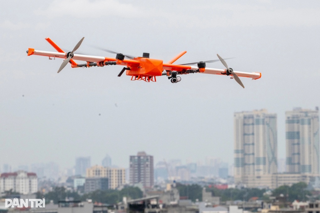 Phó Chủ tịch Quốc hội: Máy bay không người lái giao thuốc là đột phá - 2