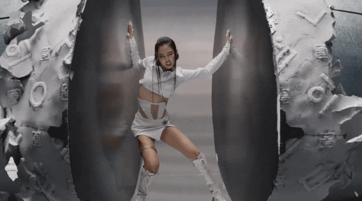 Siêu phẩm MV GO của BLACKPINK: Visual đỉnh khỏi bàn nhưng nhạc chưa đủ tầm- Ảnh 4. Siêu phẩm MV GO của BLACKPINK: Visual đỉnh khỏi bàn nhưng nhạc chưa đủ tầm- Ảnh 4.