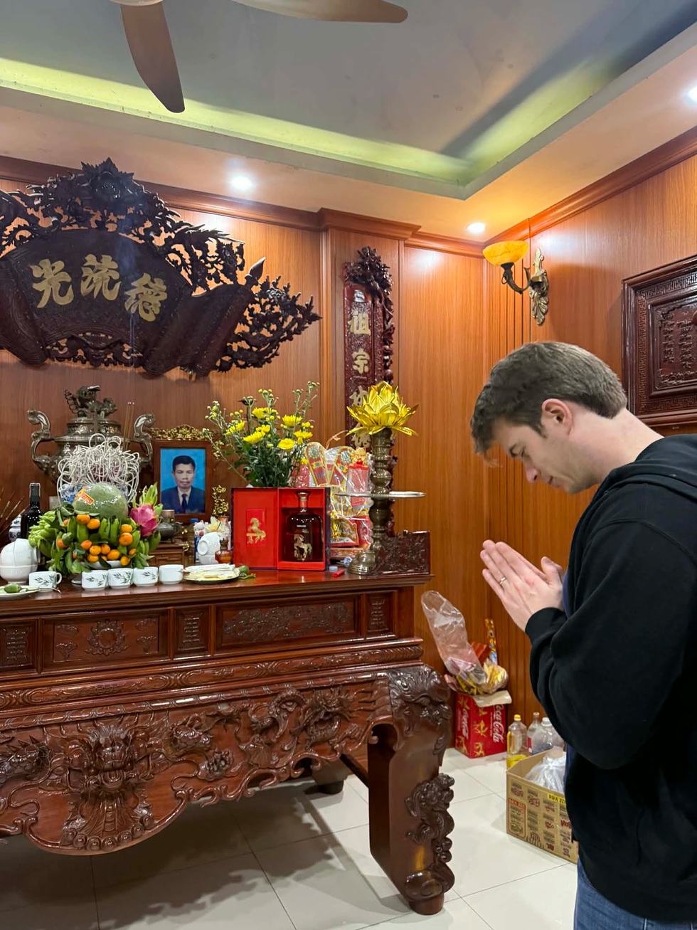 Rể Mỹ về quê vợ Việt ăn Tết, được gia đình dựng rạp đón và cú sốc khó quên - 3