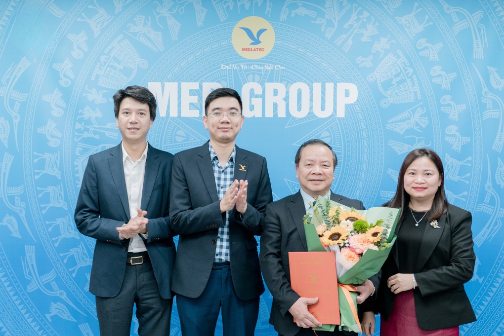 BS.CKI Trần Văn Thụ - Người “giải mã” những ẩn số dưới lớp phim đen trắng - 3