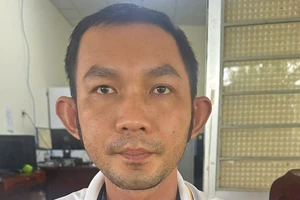 Giả mua rau 10.000 đồng để cướp dây chuyền 2 chỉ vàng