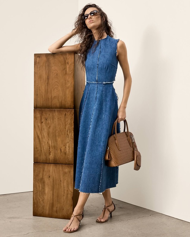 Đầu xuân, nàng diện váy dài thanh lịch xuống phố- Ảnh 2. Đầu xuân, nàng diện váy dài thanh lịch xuống phố- Ảnh 2.