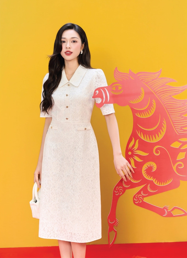 Đầu xuân, nàng diện váy dài thanh lịch xuống phố- Ảnh 5. Đầu xuân, nàng diện váy dài thanh lịch xuống phố- Ảnh 5.