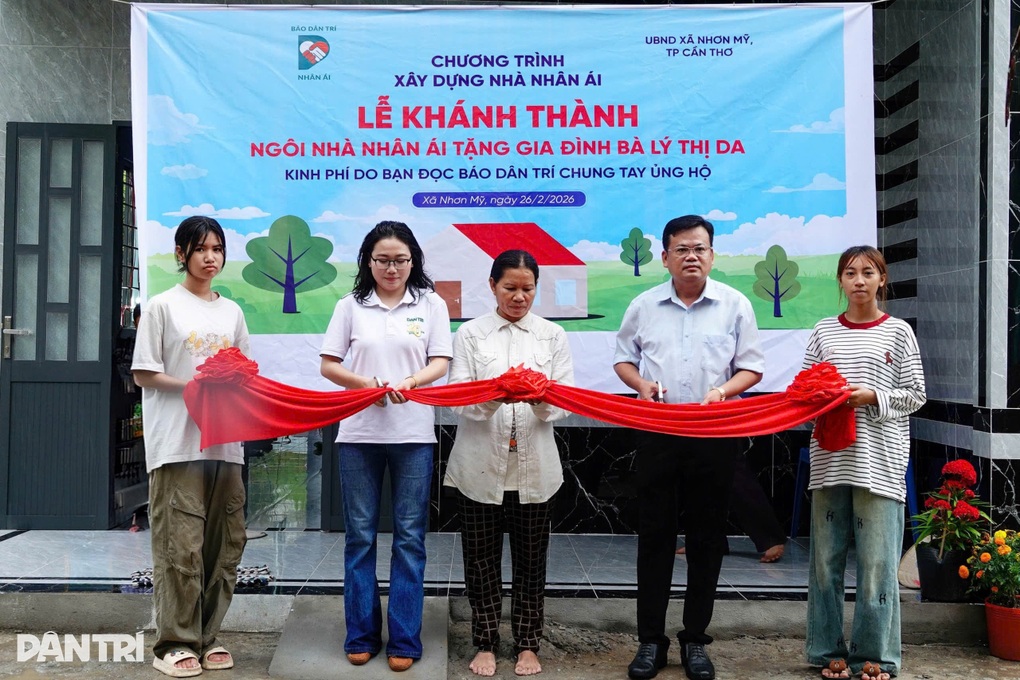 Mẹ ơi từ giờ mình không sợ mưa dột ướt giường ngủ nữa rồi! - 2