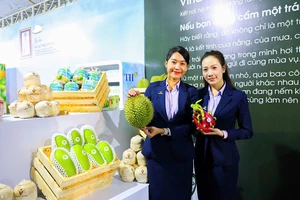 Xuất khẩu của Việt Nam dần thoát khỏi đáy 'đường cong nụ cười' nhưng ...