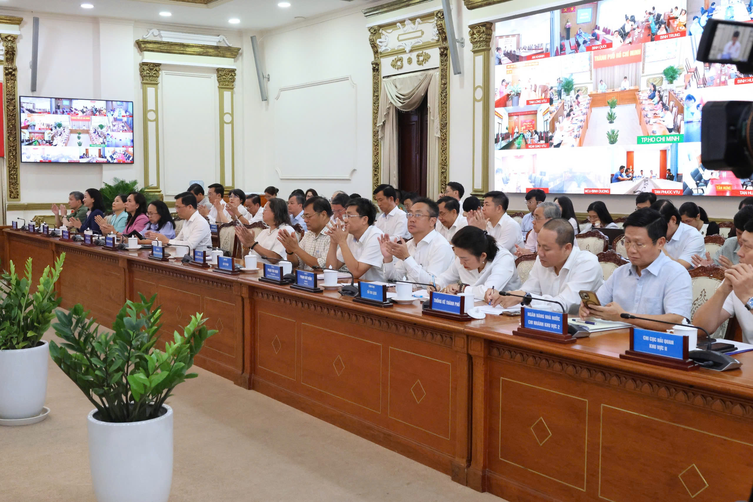 Kinh tế TPHCM đầu năm có nhiều kết quả tích cực 2 Kinh tế TPHCM đầu năm có nhiều kết quả tích cực - Ảnh 2.