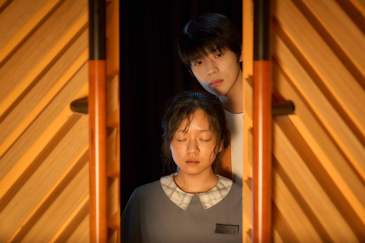 Pavane: Bản nhạc buồn về những con người không dám tin mình xứng đáng được yêu- Ảnh 8.