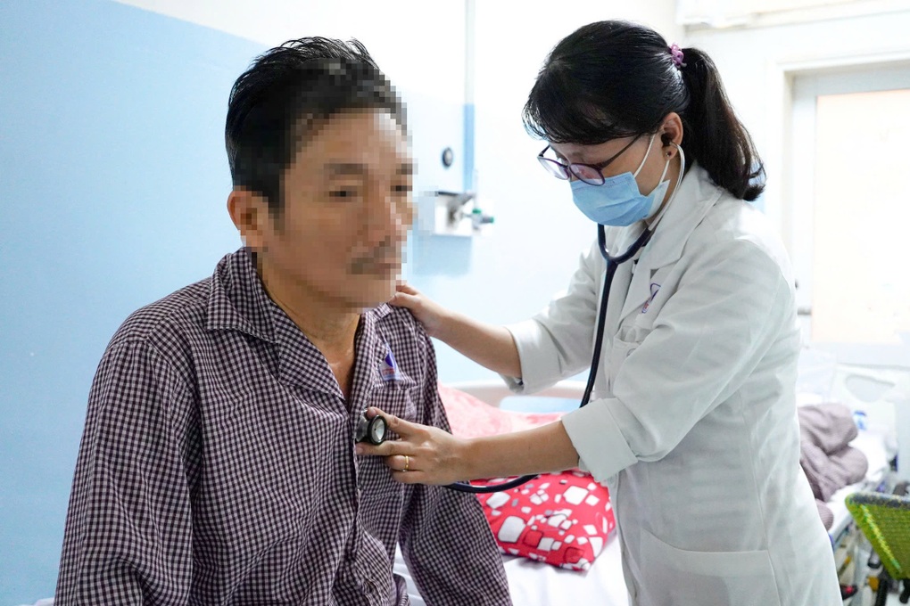 Đêm “giằng co từng phút”, níu mạng bệnh nhân ngừng tim đột ngột ở TPHCM - 3