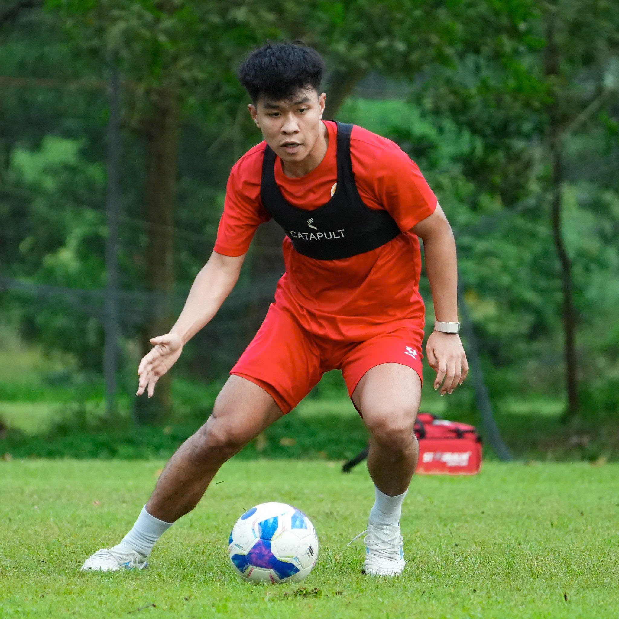 Derby rực lửa, nhóm cuối “nghẹt thở” vì trụ hạng 4 V-League trở lại: Derby rực lửa, nhóm cuối “nghẹt thở” vì trụ hạng - Ảnh 4.