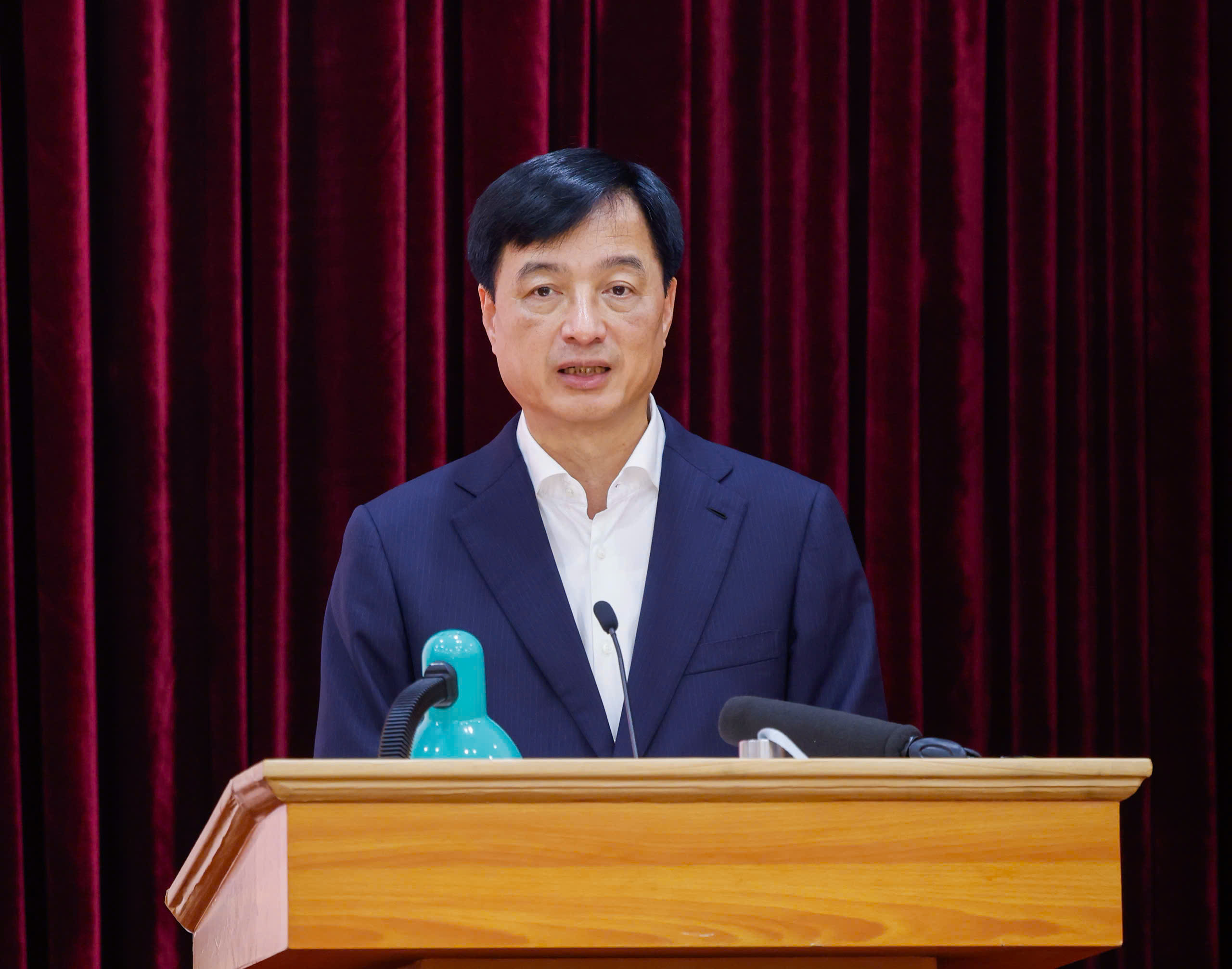 Bí thư Hà Nội: Việt kiều thấy thích thú khi vỉa hè gọn hơn, sạch hơn - Ảnh 2.