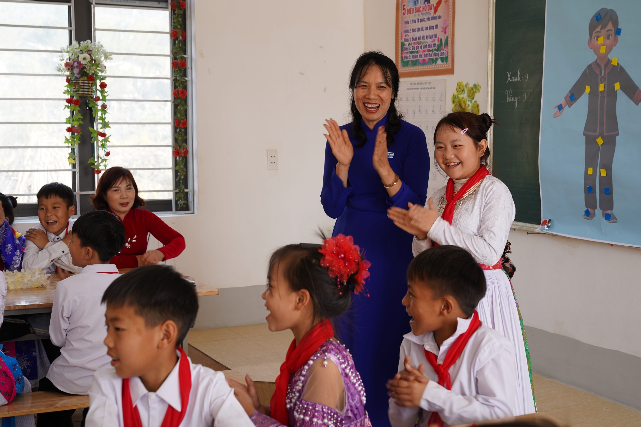 - Ảnh 12. - Ảnh 12.