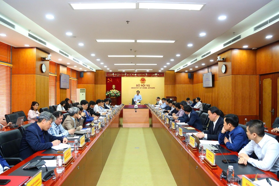 Bộ trưởng Nội vụ sốt ruột thúc làm tiền lương mới với công chức - 2